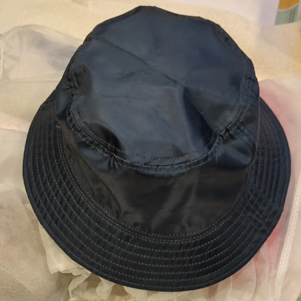 Lug Canopy Bucket Hat - Diamond White/Navy - NWOT - Picture 5 of 8